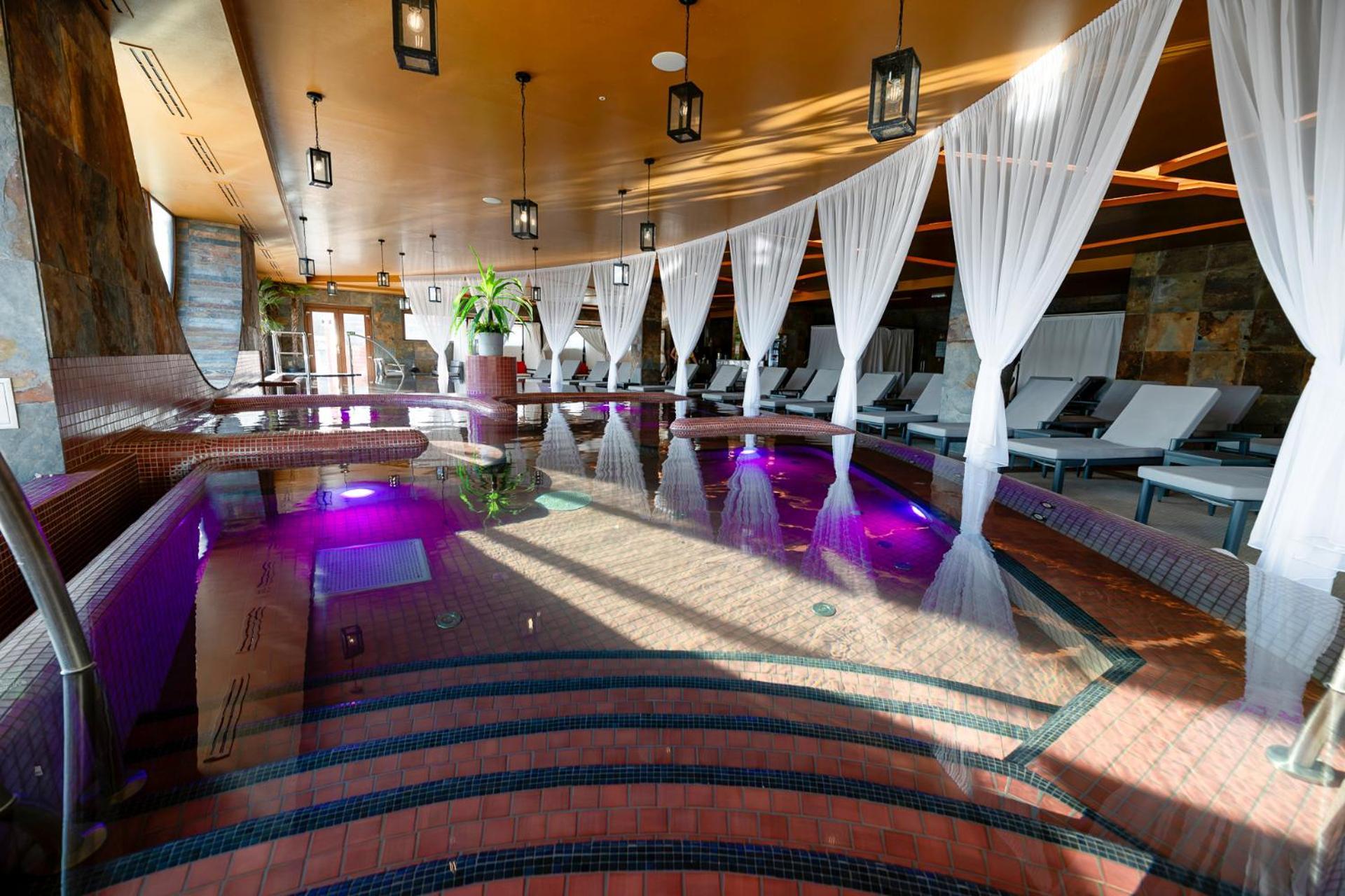 Allure Healthy Hotel & Spa Eger Ngoại thất bức ảnh