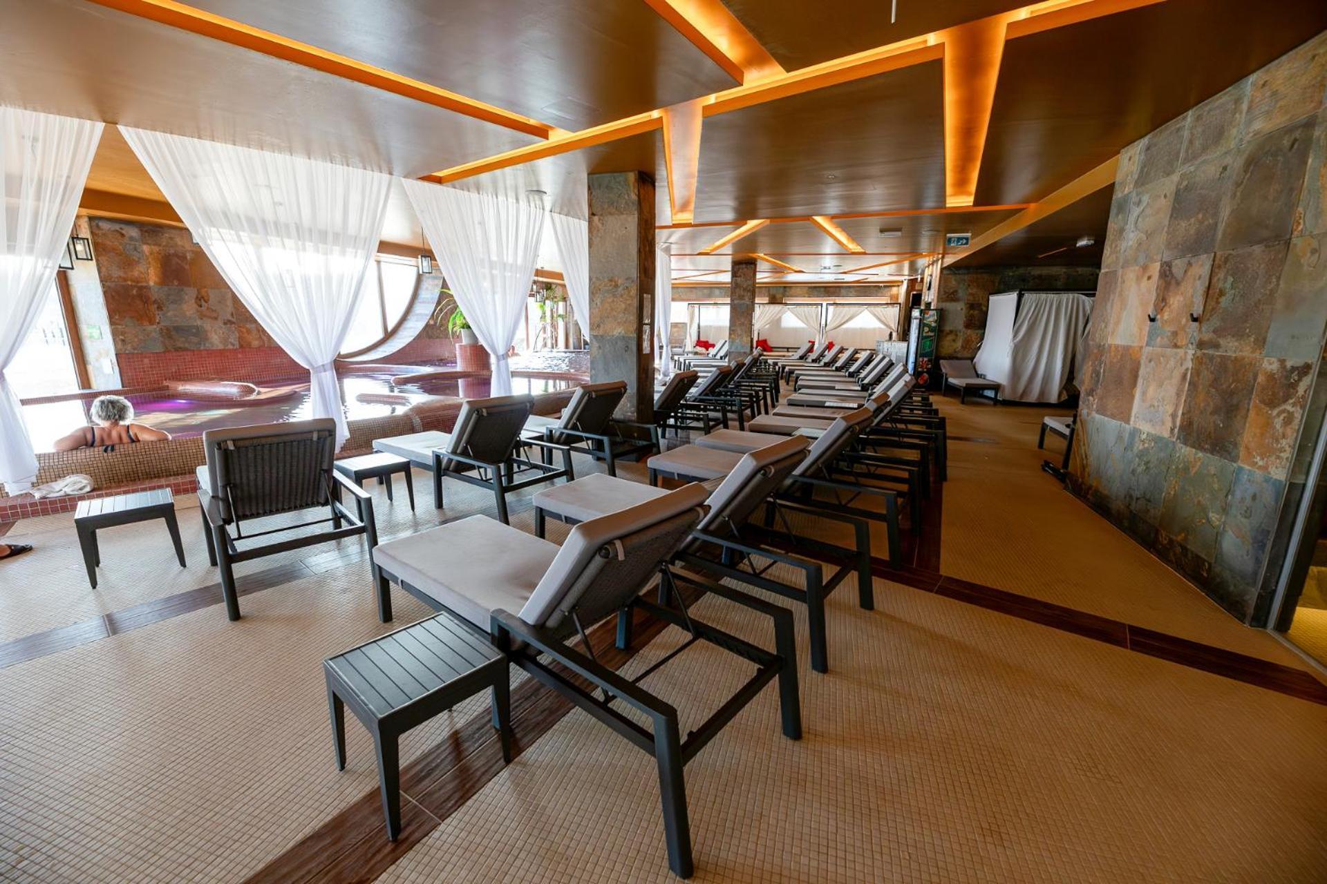 Allure Healthy Hotel & Spa Eger Ngoại thất bức ảnh