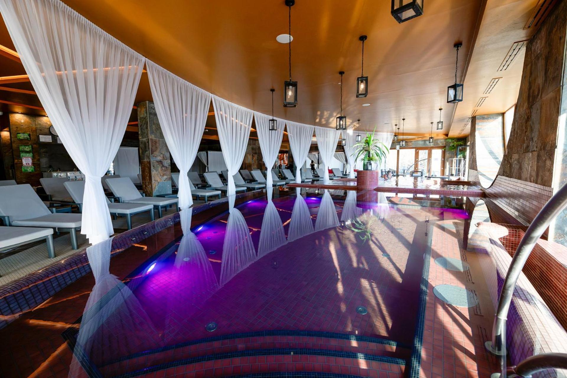 Allure Healthy Hotel & Spa Eger Ngoại thất bức ảnh